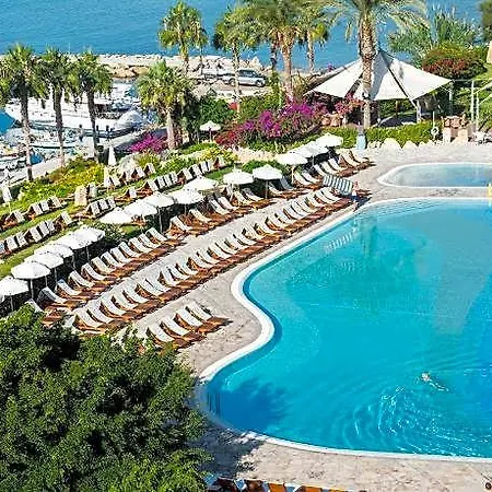 Coral And Otel Mercan Koyu